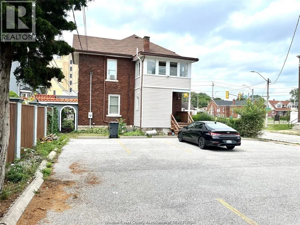 95 GILES BOULEVARD East