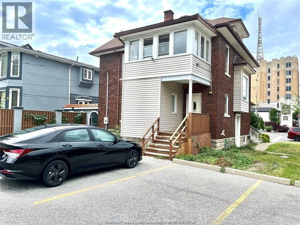95 GILES BOULEVARD East