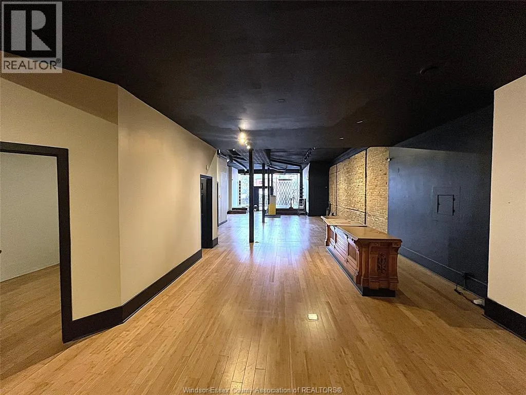 1719 WYANDOTTE STREET East Unit# MAIN