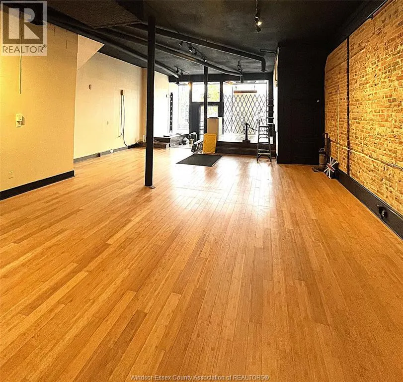 1719 WYANDOTTE STREET East Unit# MAIN