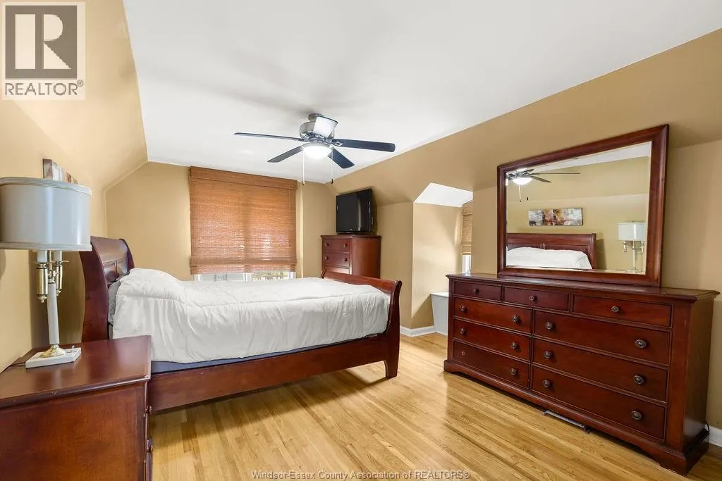 2594 BUCKINGHAM