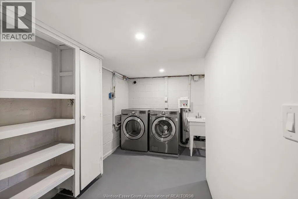 2594 BUCKINGHAM