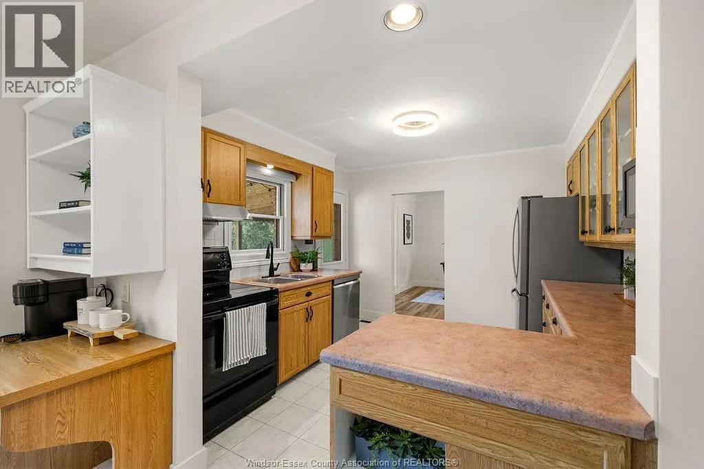 2594 BUCKINGHAM