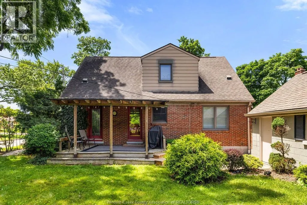 2594 BUCKINGHAM
