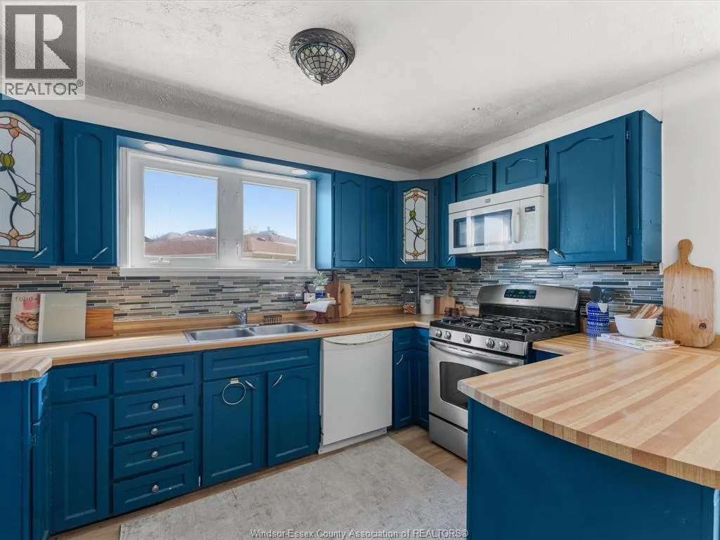 1355 Sprucewood