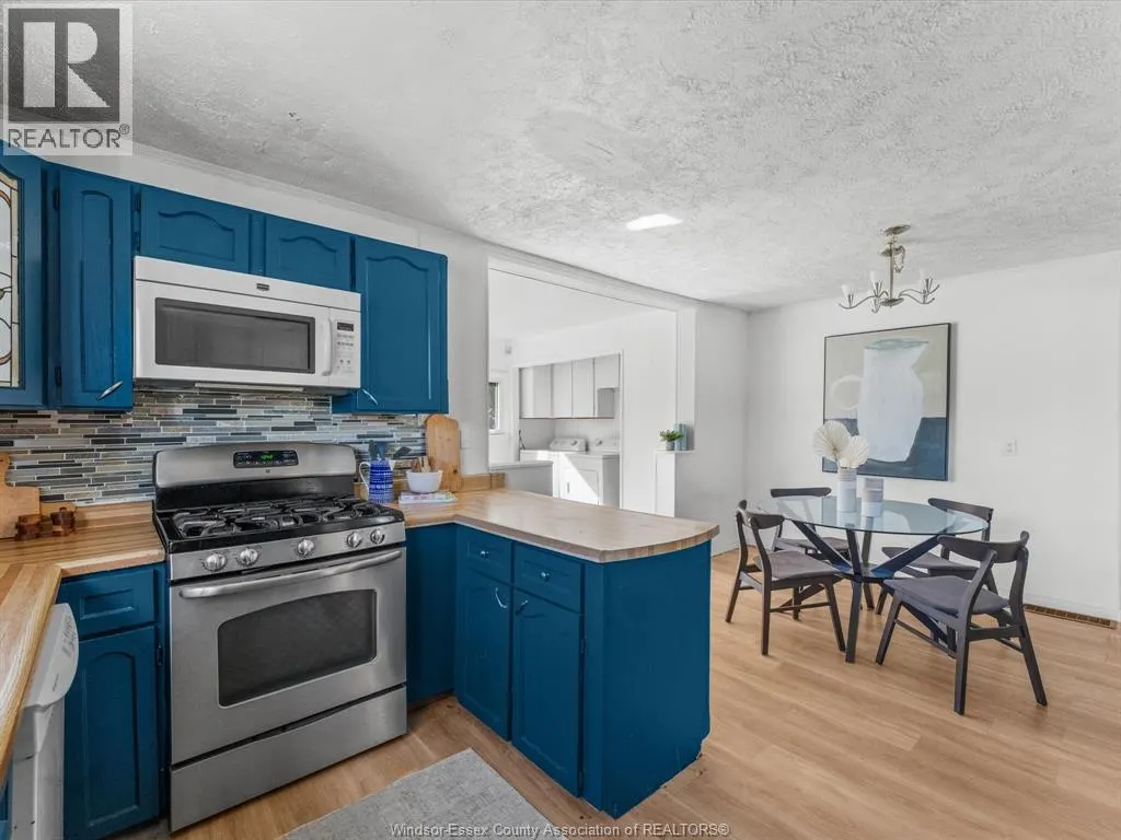 1355 Sprucewood