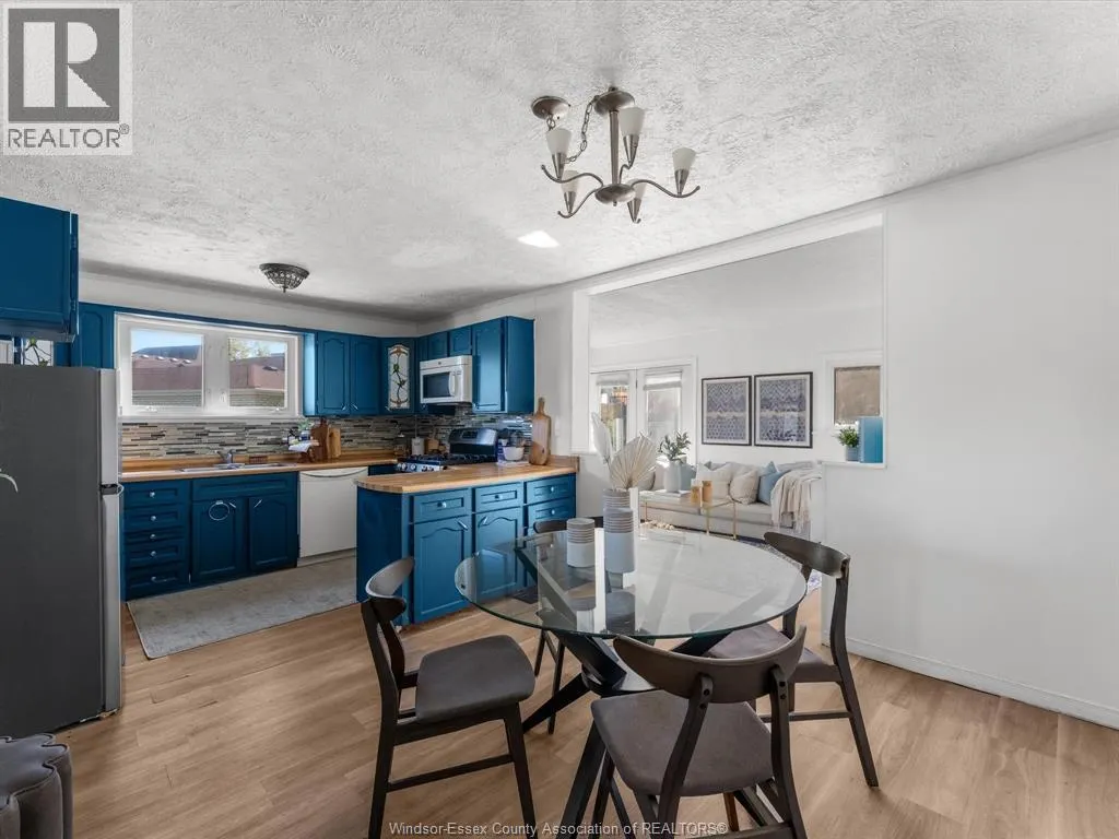 1355 Sprucewood