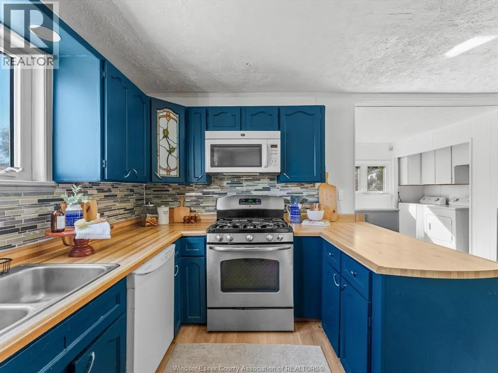 1355 Sprucewood