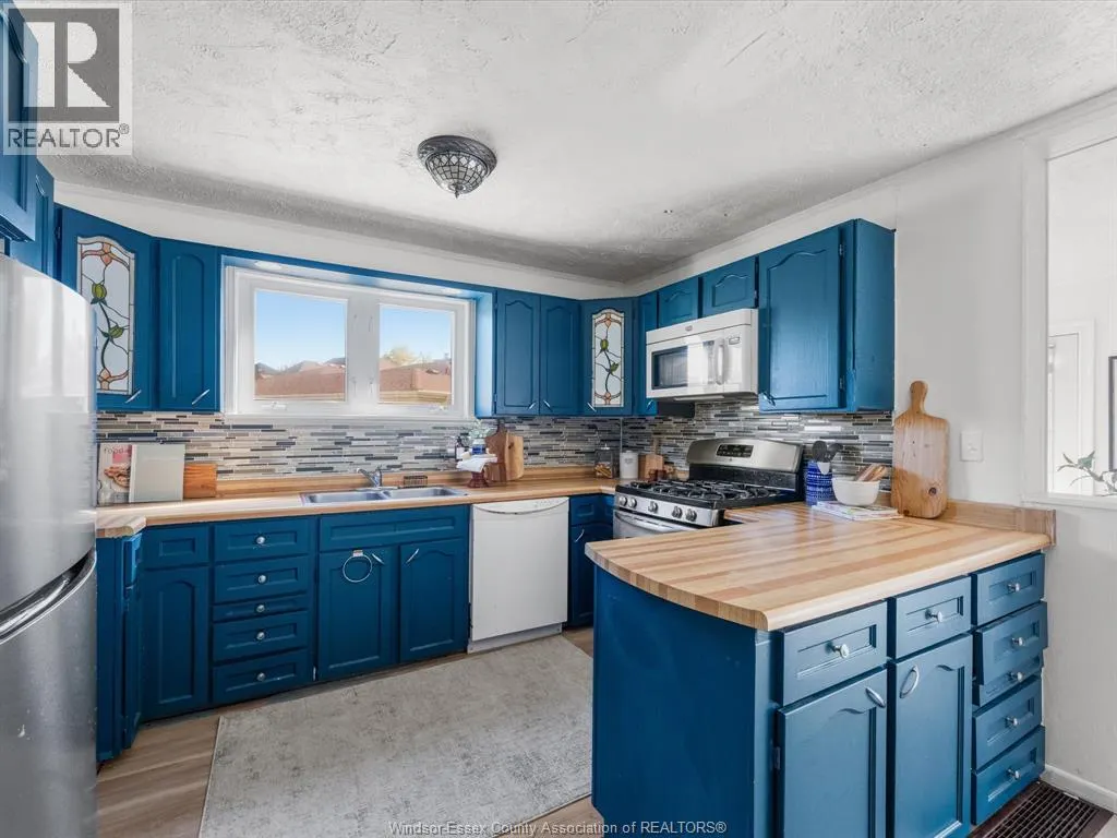 1355 Sprucewood