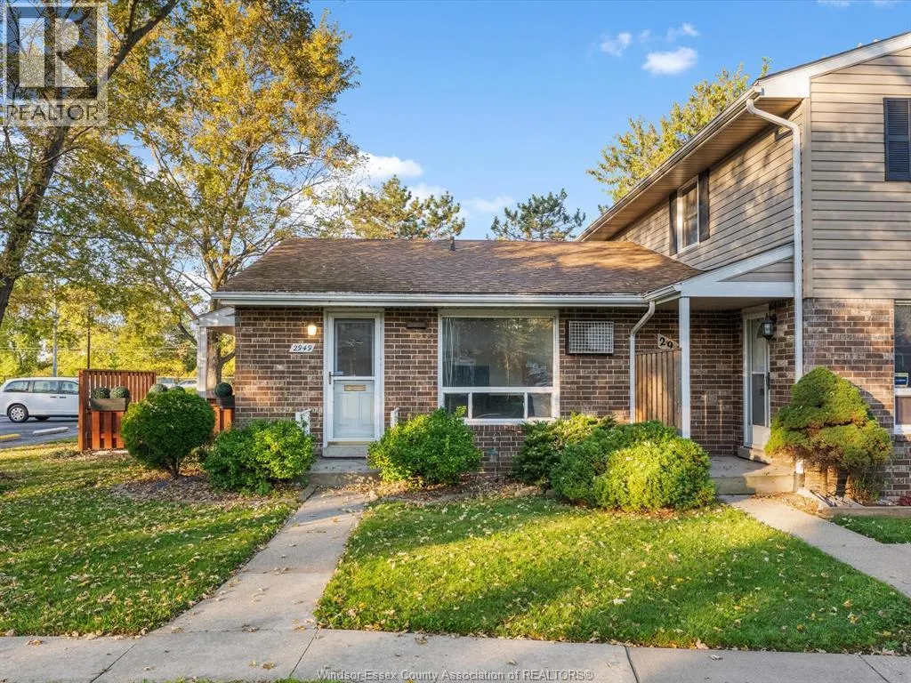 2949 Meadowbrook LANE
