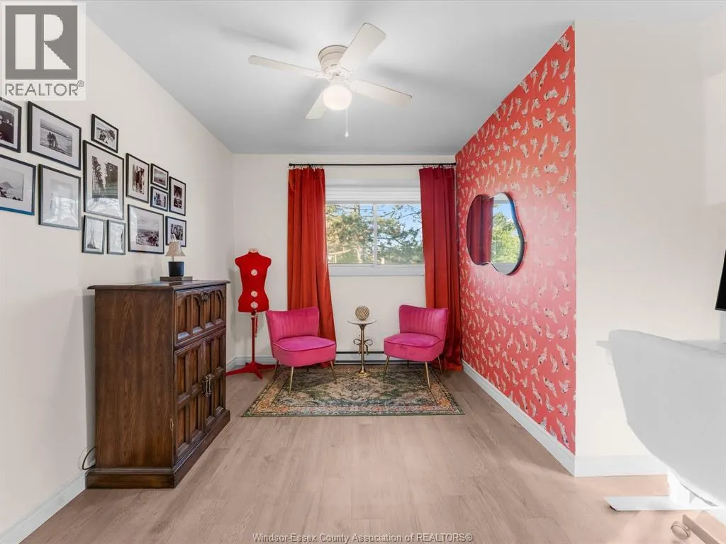 2949 Meadowbrook LANE