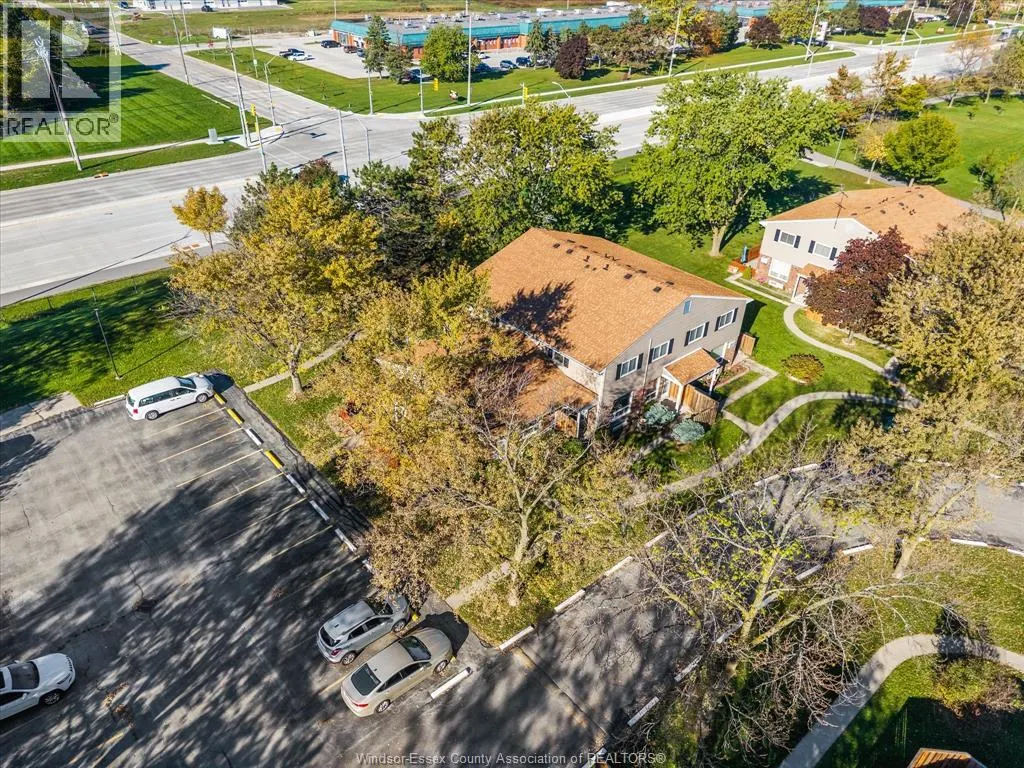 2949 Meadowbrook LANE