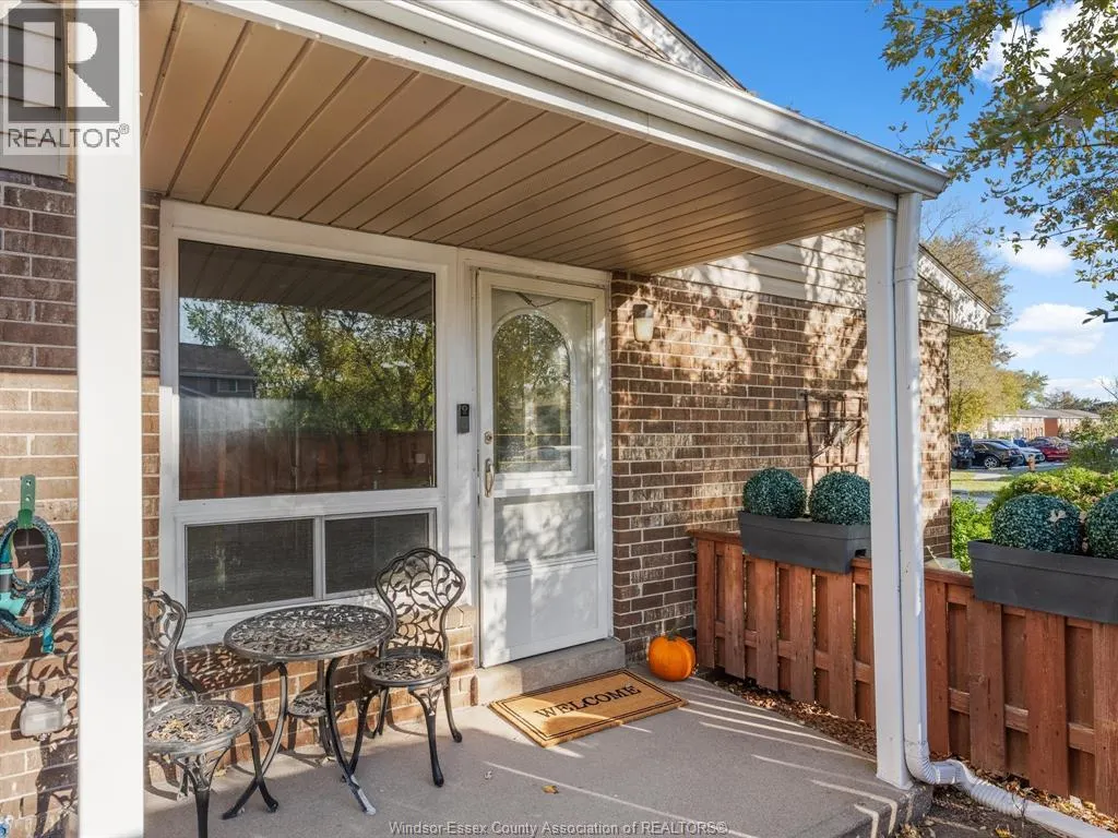 2949 Meadowbrook LANE