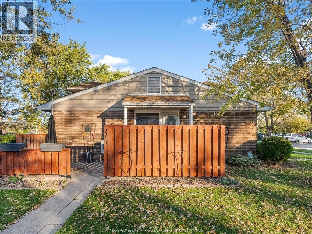 2949 Meadowbrook LANE
