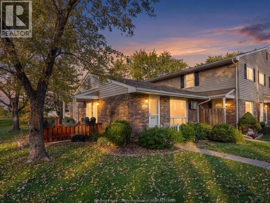2949 Meadowbrook LANE