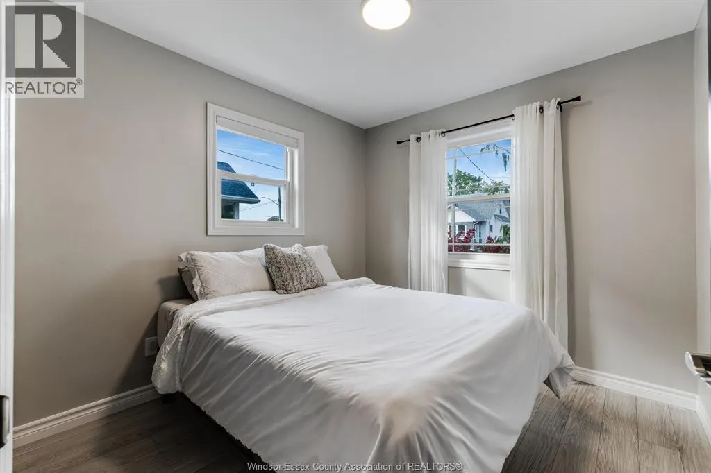 16 Parkdale AVENUE