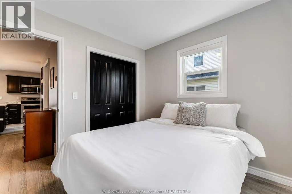 16 Parkdale AVENUE