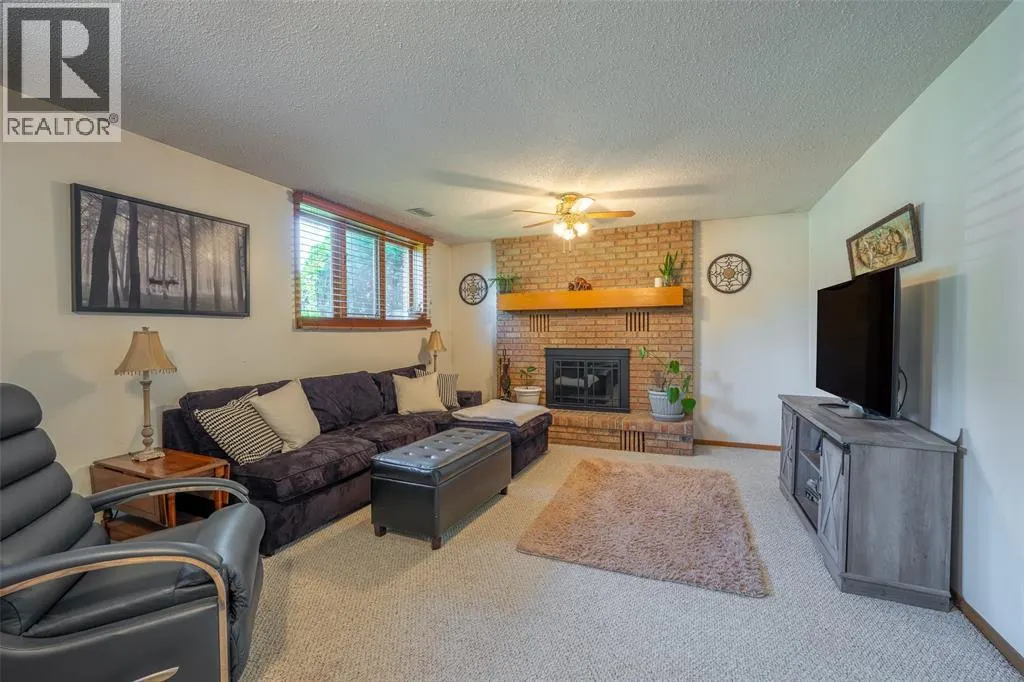 1592 COVENTRY COURT