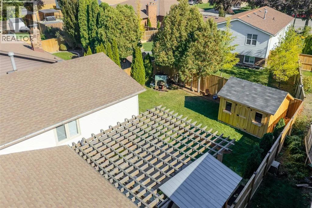 1592 COVENTRY COURT