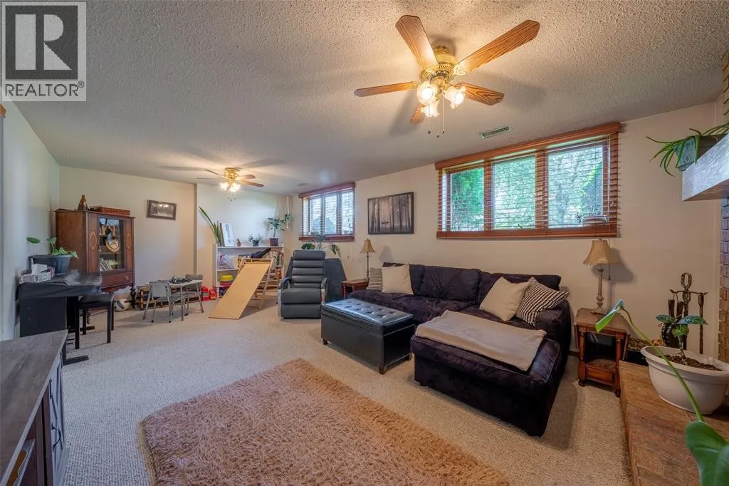 1592 COVENTRY COURT