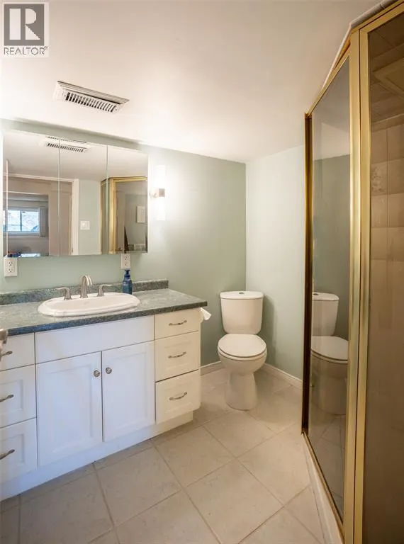 477 TREEWOOD CRESCENT
