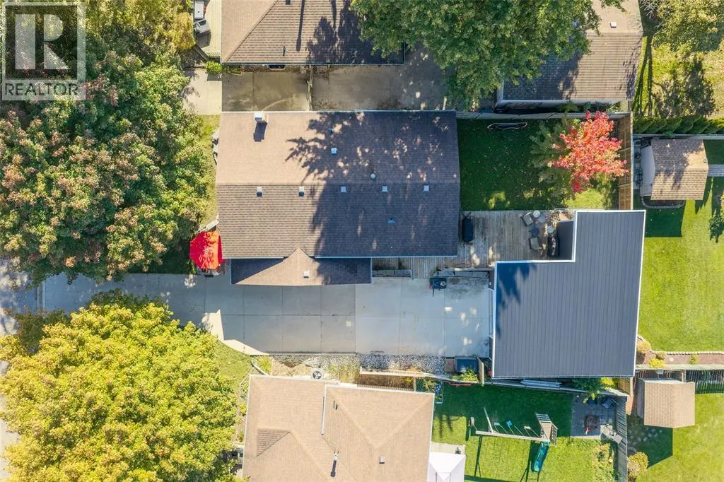 477 TREEWOOD CRESCENT