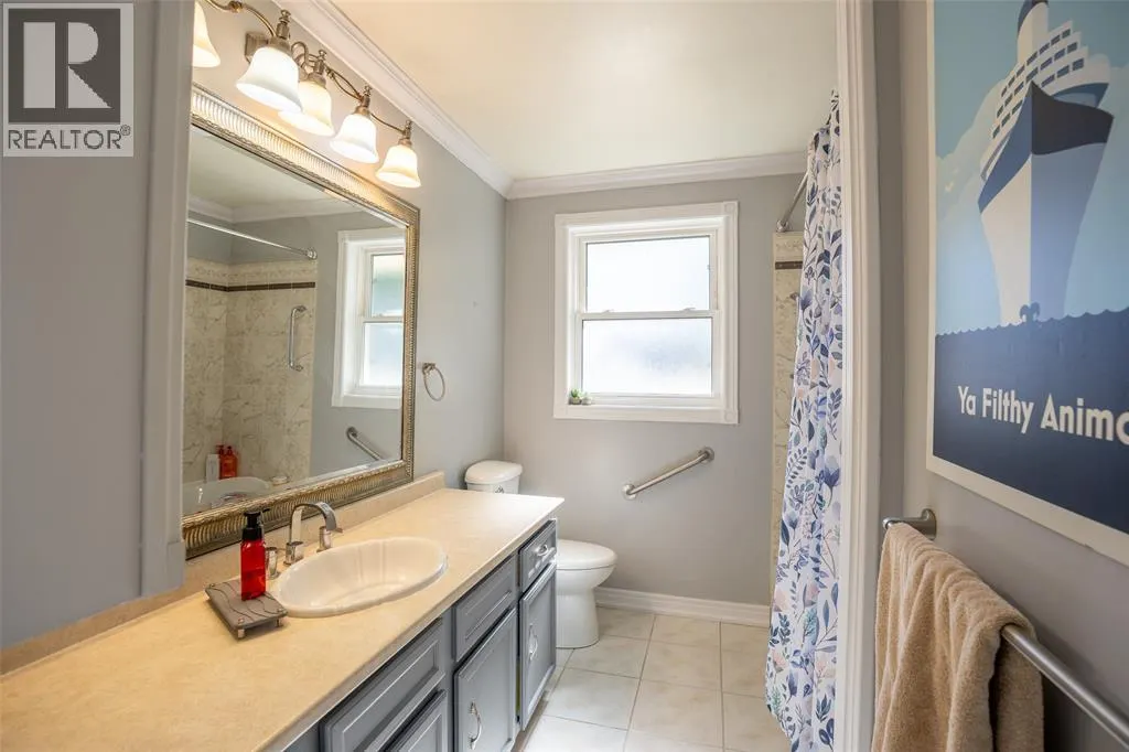477 TREEWOOD CRESCENT