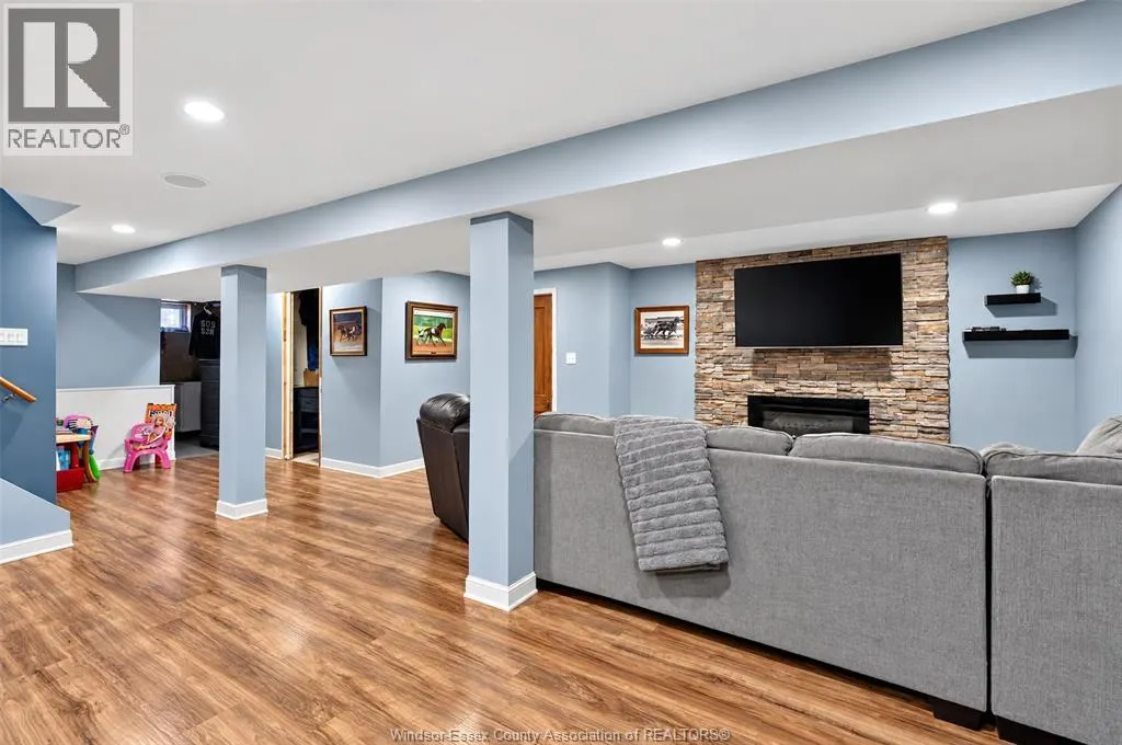 2346 LEONARD