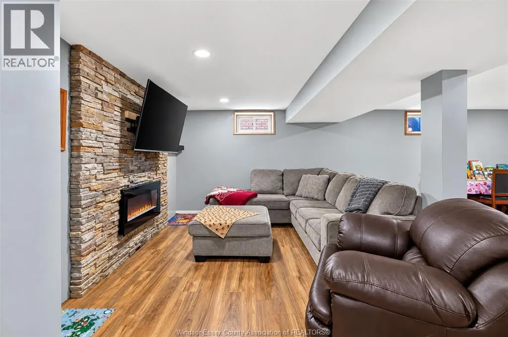 2346 LEONARD