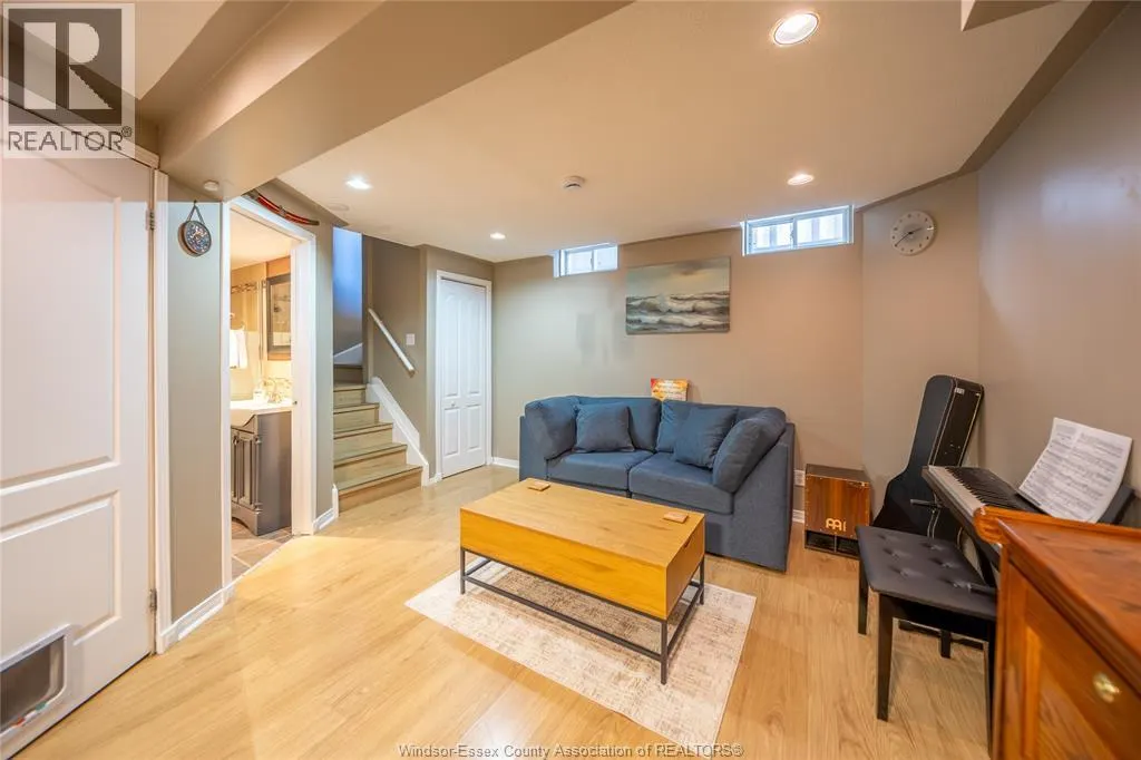 1016 PEACH BLOSSOM CRESCENT