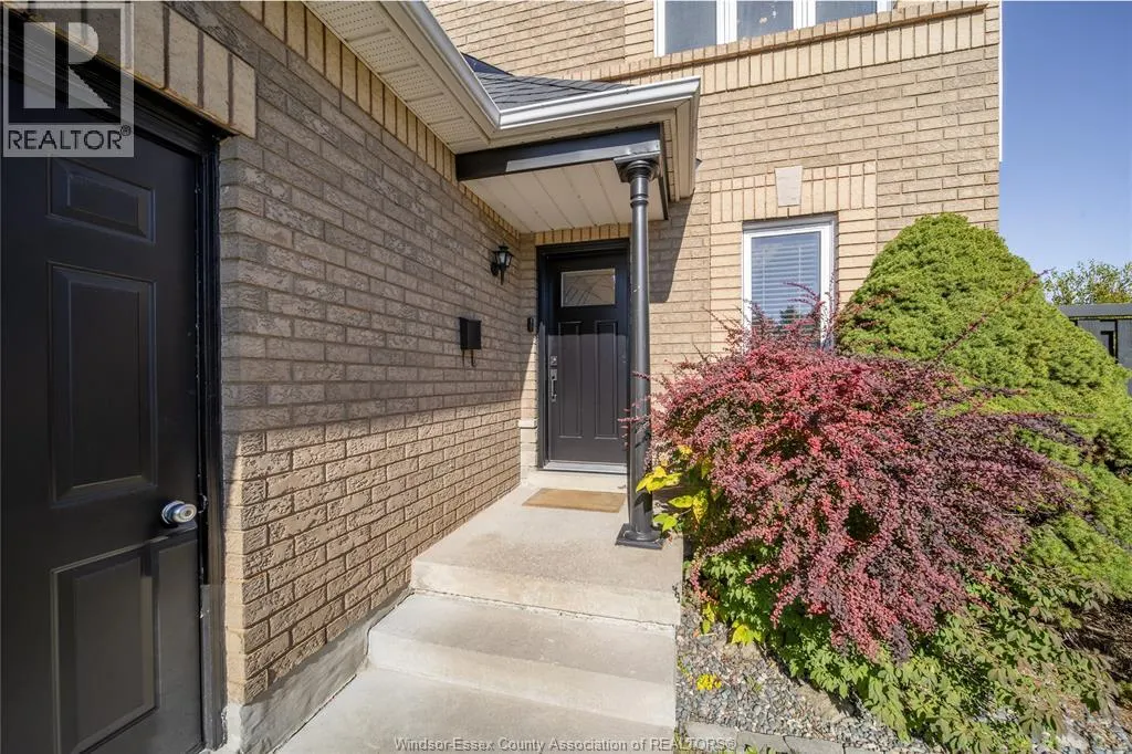 1016 PEACH BLOSSOM CRESCENT