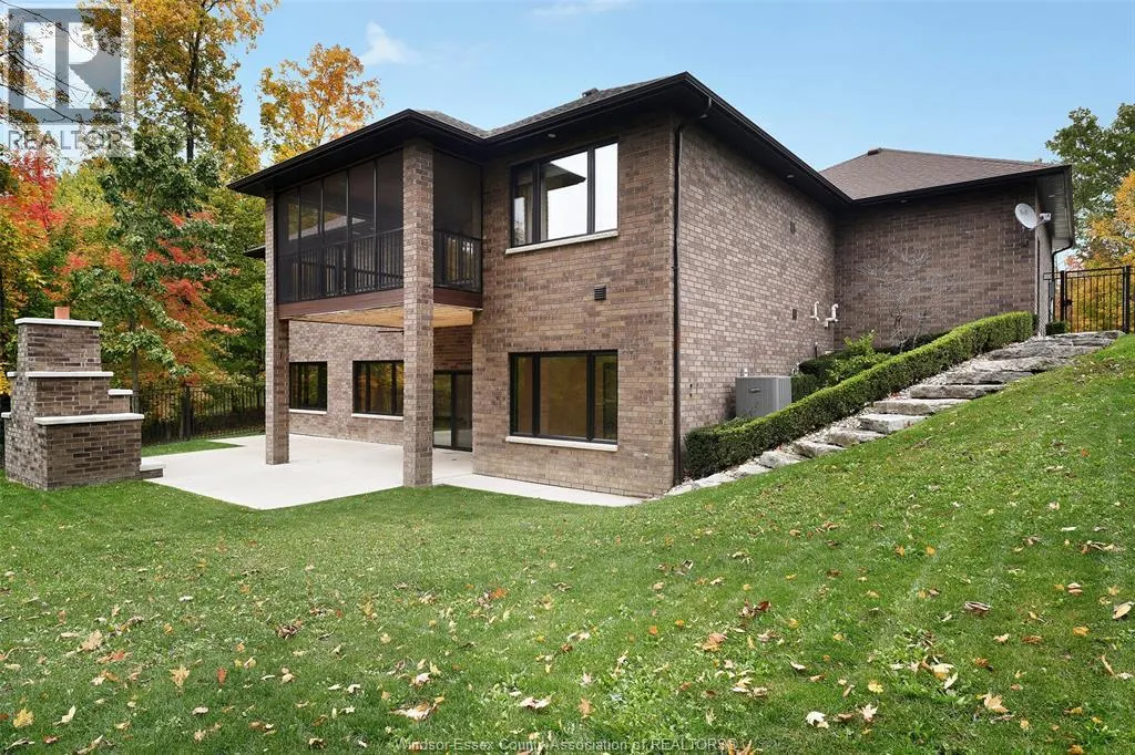 26 TWO CREEKS LANE
