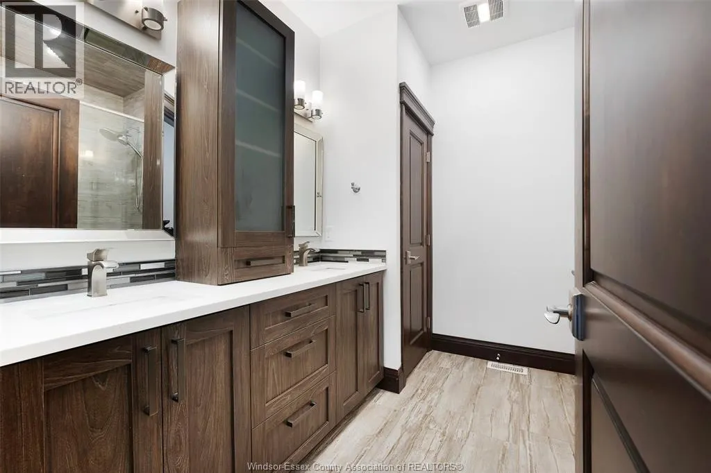 26 TWO CREEKS LANE