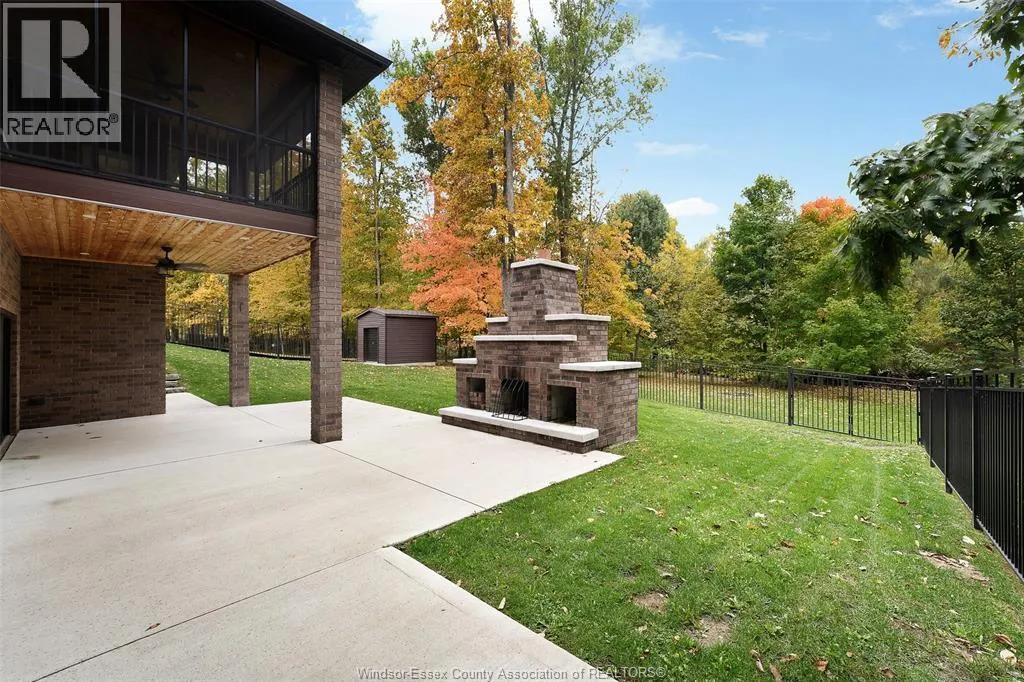 26 TWO CREEKS LANE