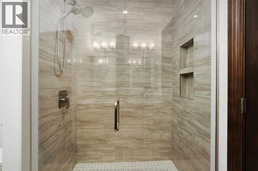 26 TWO CREEKS LANE