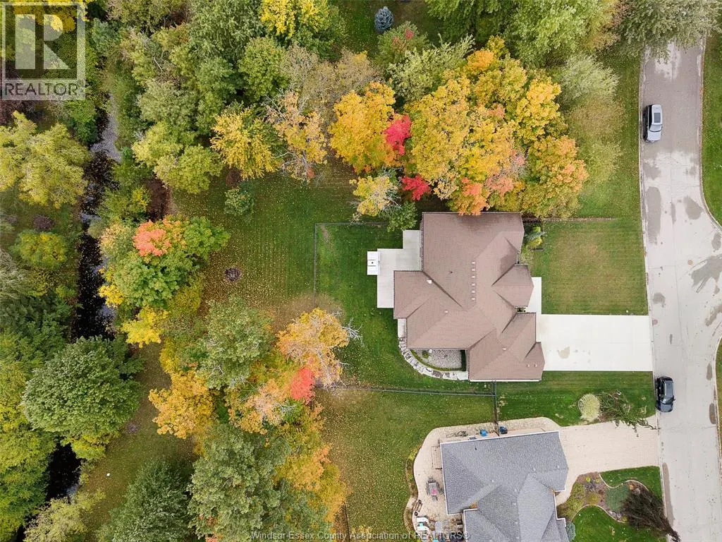 26 TWO CREEKS LANE