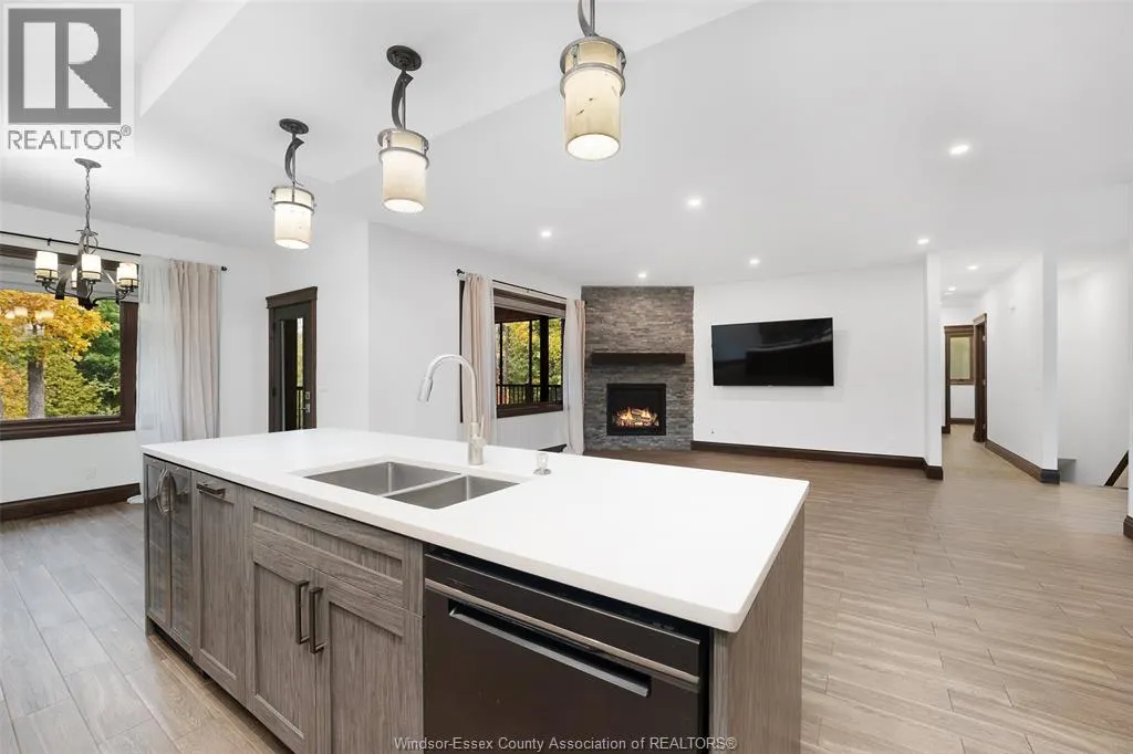 26 TWO CREEKS LANE