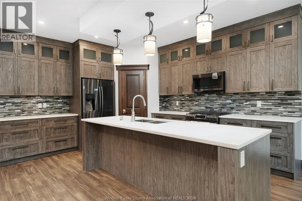 26 TWO CREEKS LANE