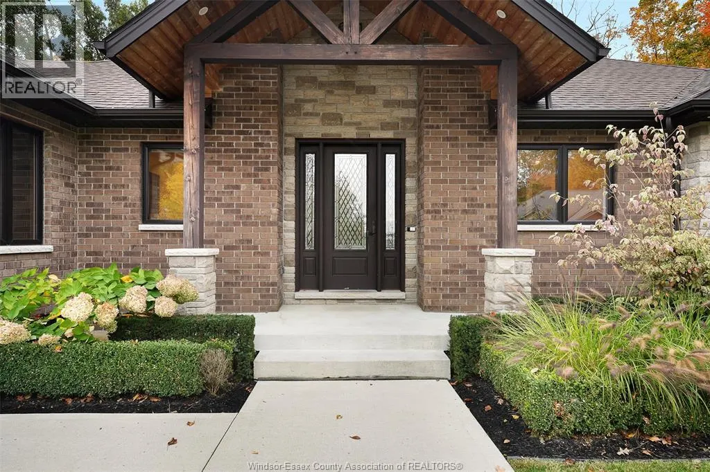 26 TWO CREEKS LANE