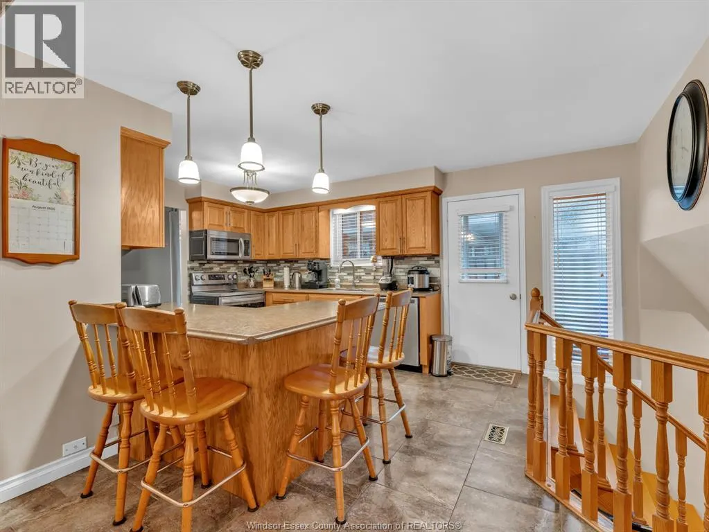9975 HOLLY CRESCENT