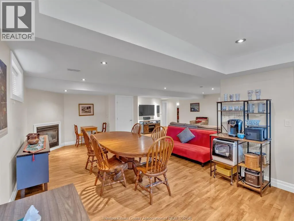 211 ROBSON ROAD