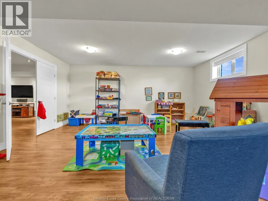 211 ROBSON ROAD