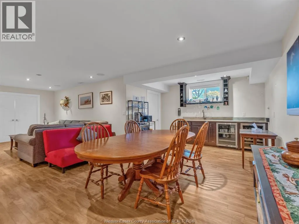 211 ROBSON ROAD