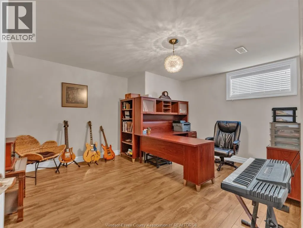 211 ROBSON ROAD