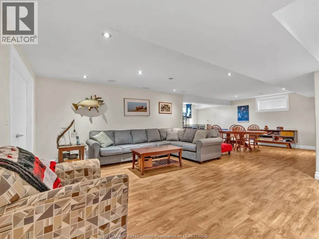 211 ROBSON ROAD