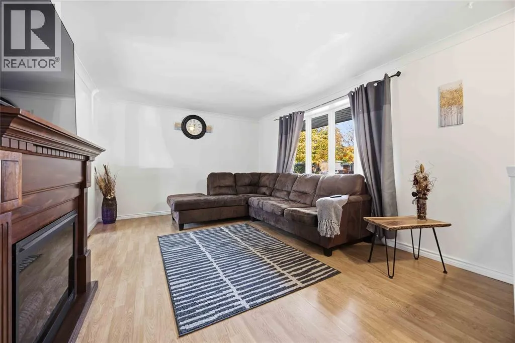 315 Brentwood CRESCENT