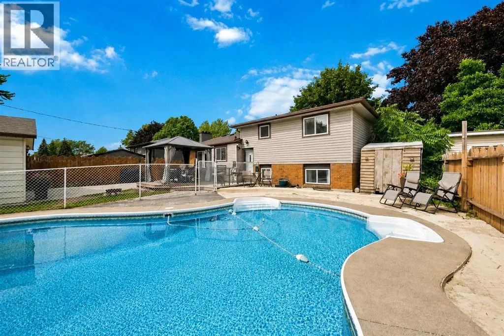 315 Brentwood CRESCENT