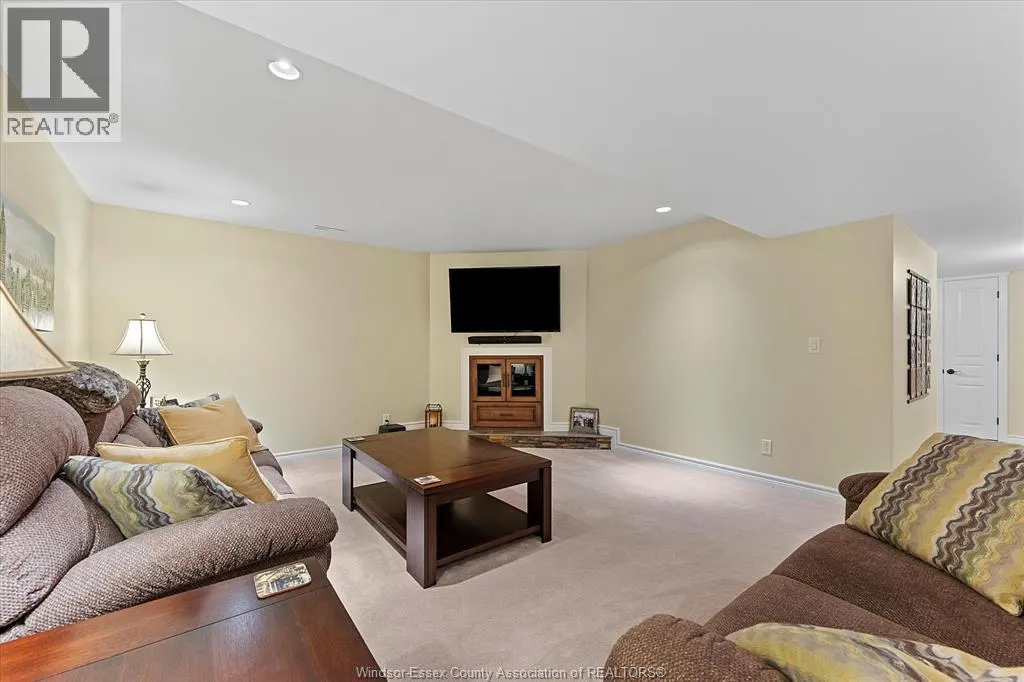 354 COOPER CRESCENT