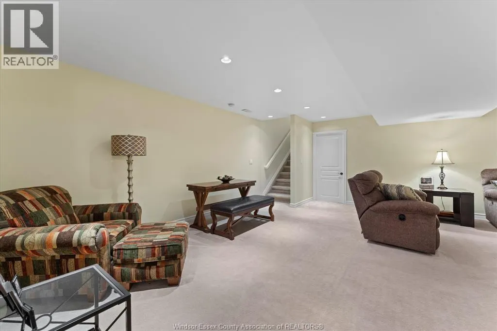 354 COOPER CRESCENT