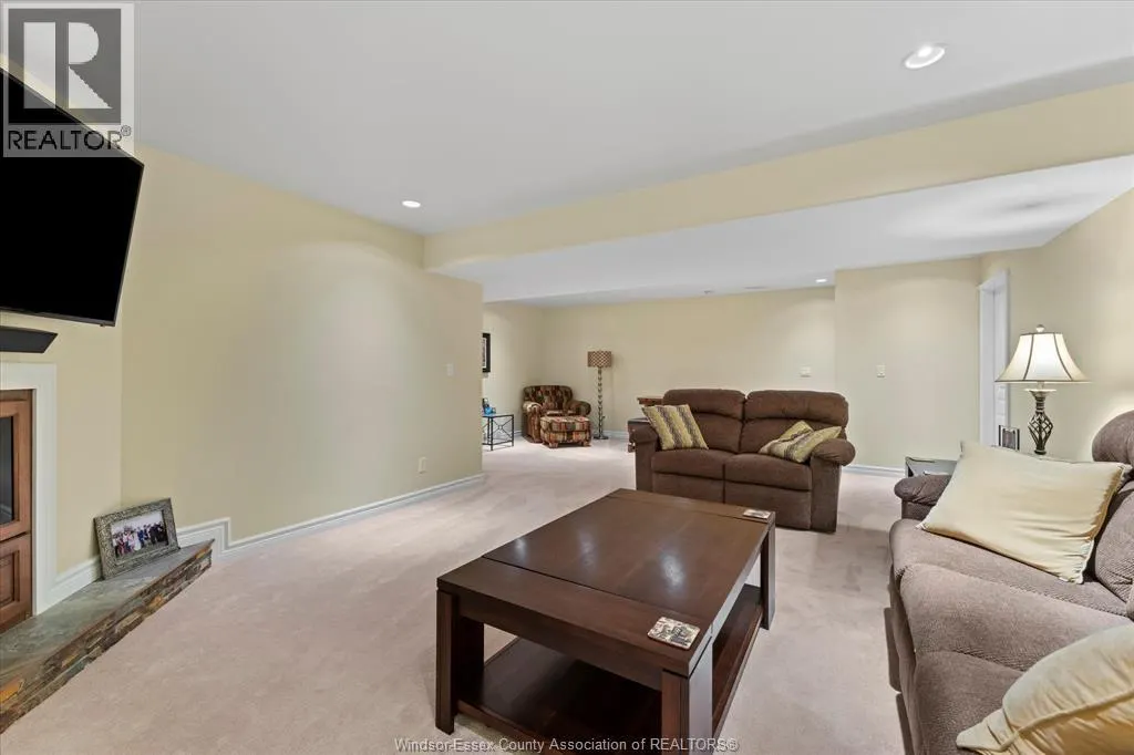 354 COOPER CRESCENT